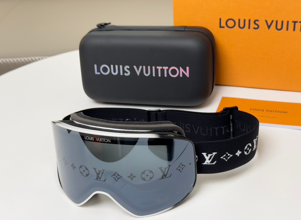 Louis Vuitton Snow Mask (2 colors)