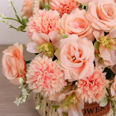 Цветочная композиция «Весенняя мелодия» 13*26см в корзинке персиковый цвет