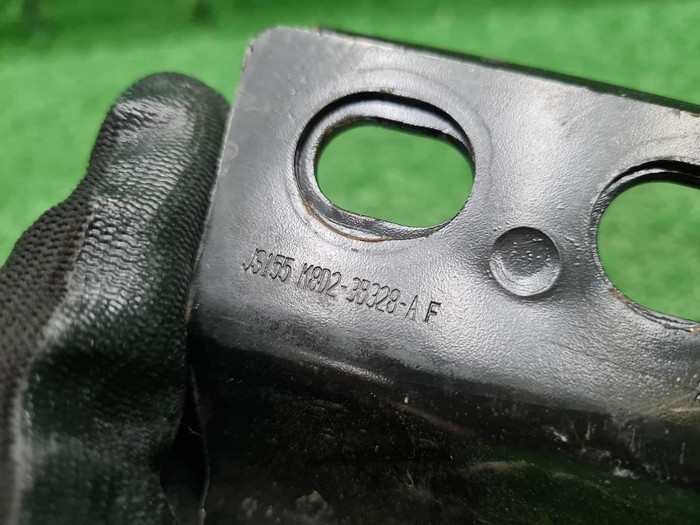 Кронштейн передний LR Discovery Sport (2019-н.в.)