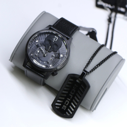 Подарочный комплект Police: мужские часы и кулон