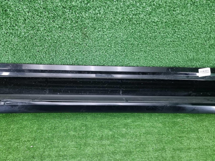 Накладка порога правая Toyota Land Cruiser 300 (2021-н.в.)