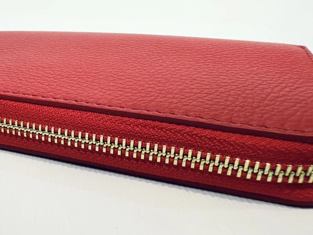 Женский красный кошелек на молнии