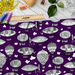 Ткань барби эскизы дирижаблей и воздушных шаров на сиреневом фоне