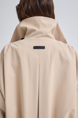 Тренч объемный с воротником стойкой