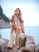 Пончо шерстяное с орнаментом