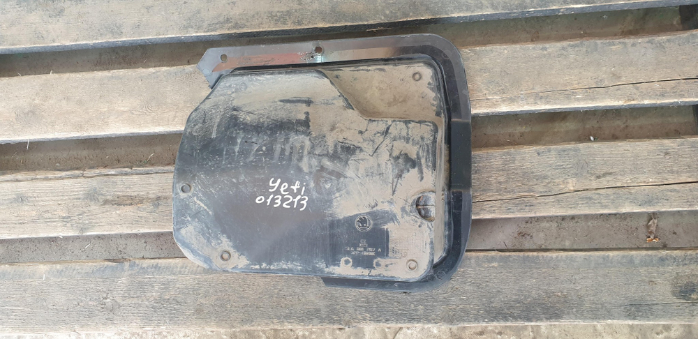 Крепление АКБ Skoda Yeti 09-14 Б/У Оригинал 5L6801287A