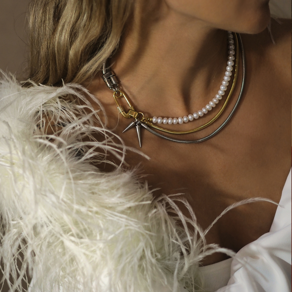 pearl spike choker