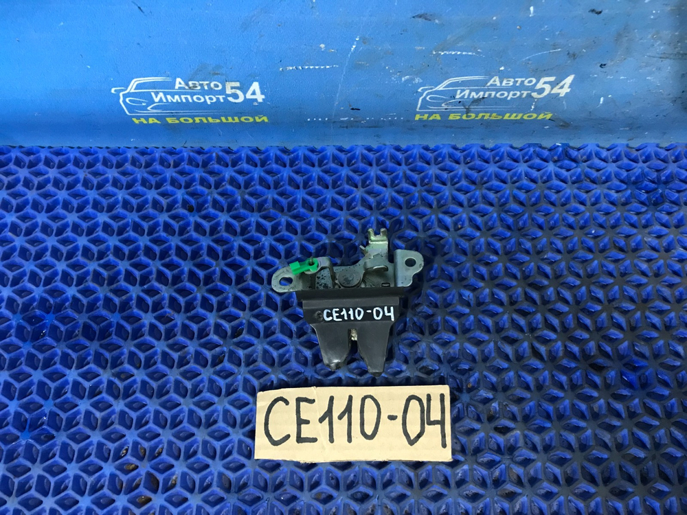 Замок багажника TOYOTA COROLLA 1996
