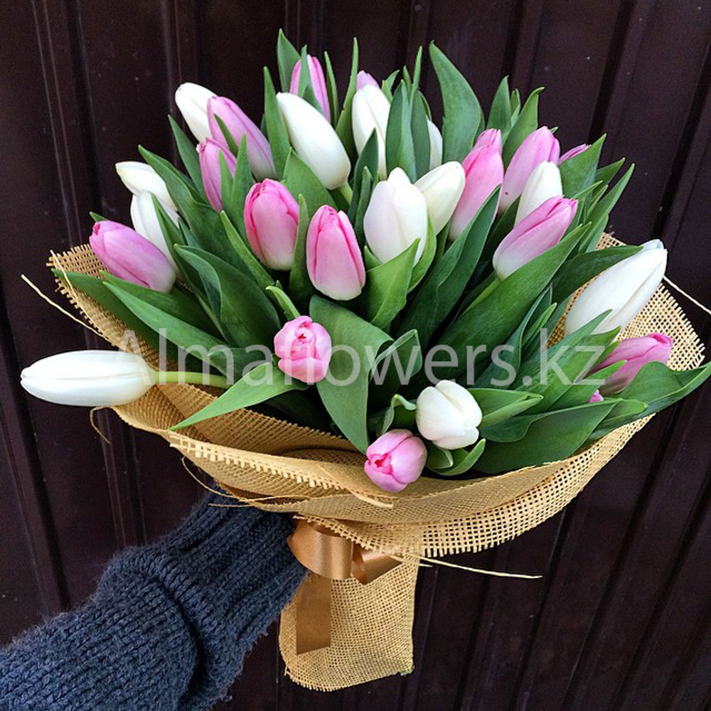 Букет из тюльпанов (розовые, белые)