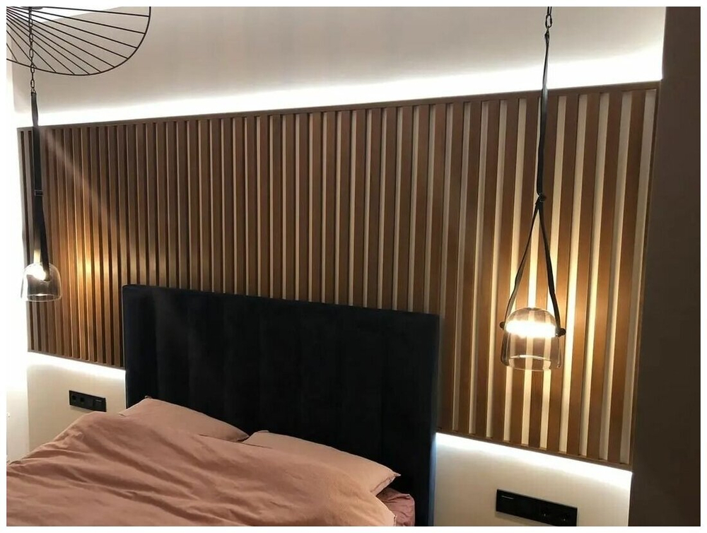 Реечный декор в спальне из Бука 40х20мм