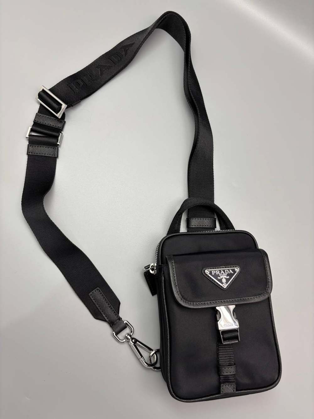 Сумка-мессенджер Prada