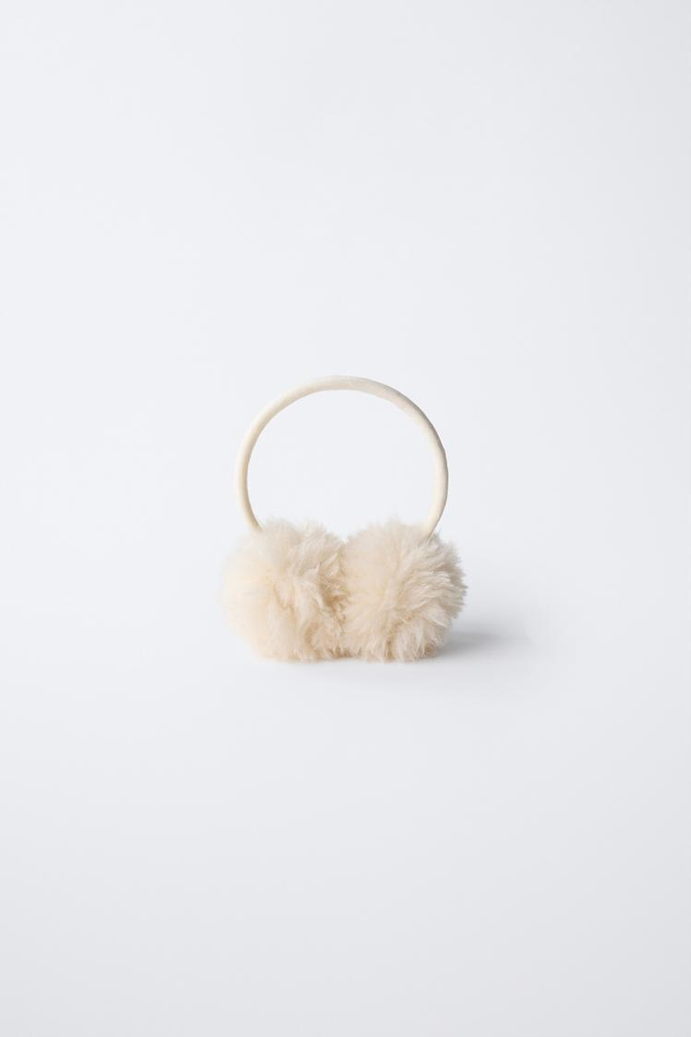 ZARA НАУШНИКИ ИЗ ИСКУССТВЕННОГО МЕХА, ЭКРЮ