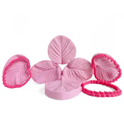 Клубника листья крупные