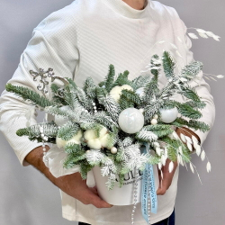 «Гололед» композиция из ели(нобилиса) и декора