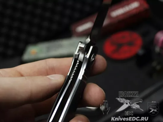 Складной нож REPTILIAN НКВД 03-1 c клинком из стали D2, рукоять зеленая микарта