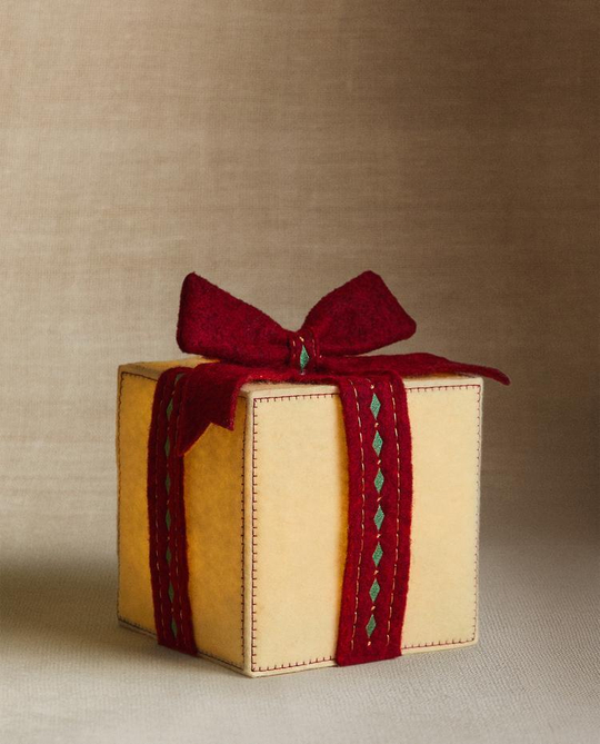 ZARA HOME БОЛЬШОЙ СВЕТЯЩИЙСЯ РОЖДЕСТВЕНСКИЙ ПОДАРОК, ЖЕЛТОВАТО-БЕЛЫЙ