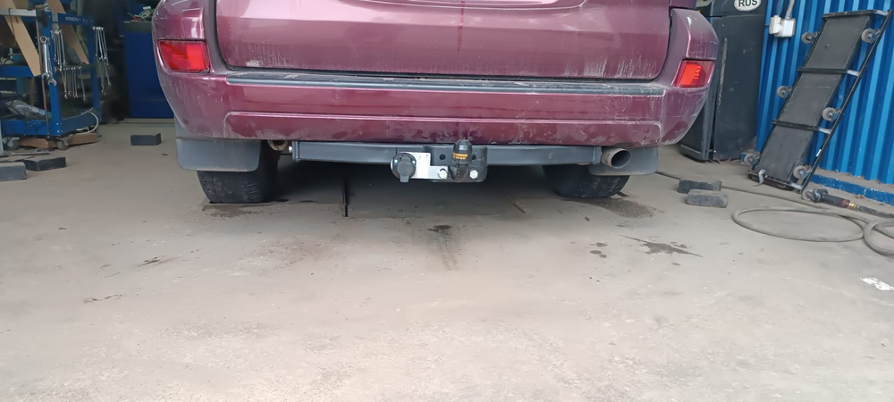 Фаркоп для Toyota Land Cruiser Prado 120,150 2003-2023.Тип шара: F. Нагрузки: 3500/120 кг, TY 50