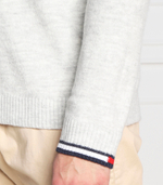 свитер badge Tommy Jeans - серый(DM0DM15065)