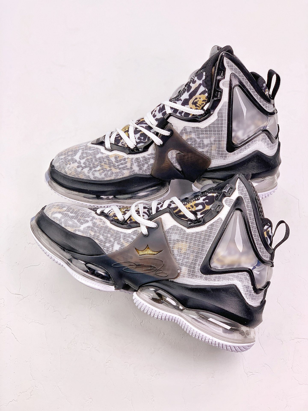 Nike LeBron 19 Royalty