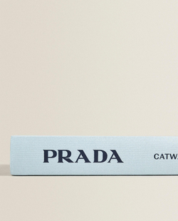 Prada Catwalk. Полная коллекция подиумных образов (на английском языке)