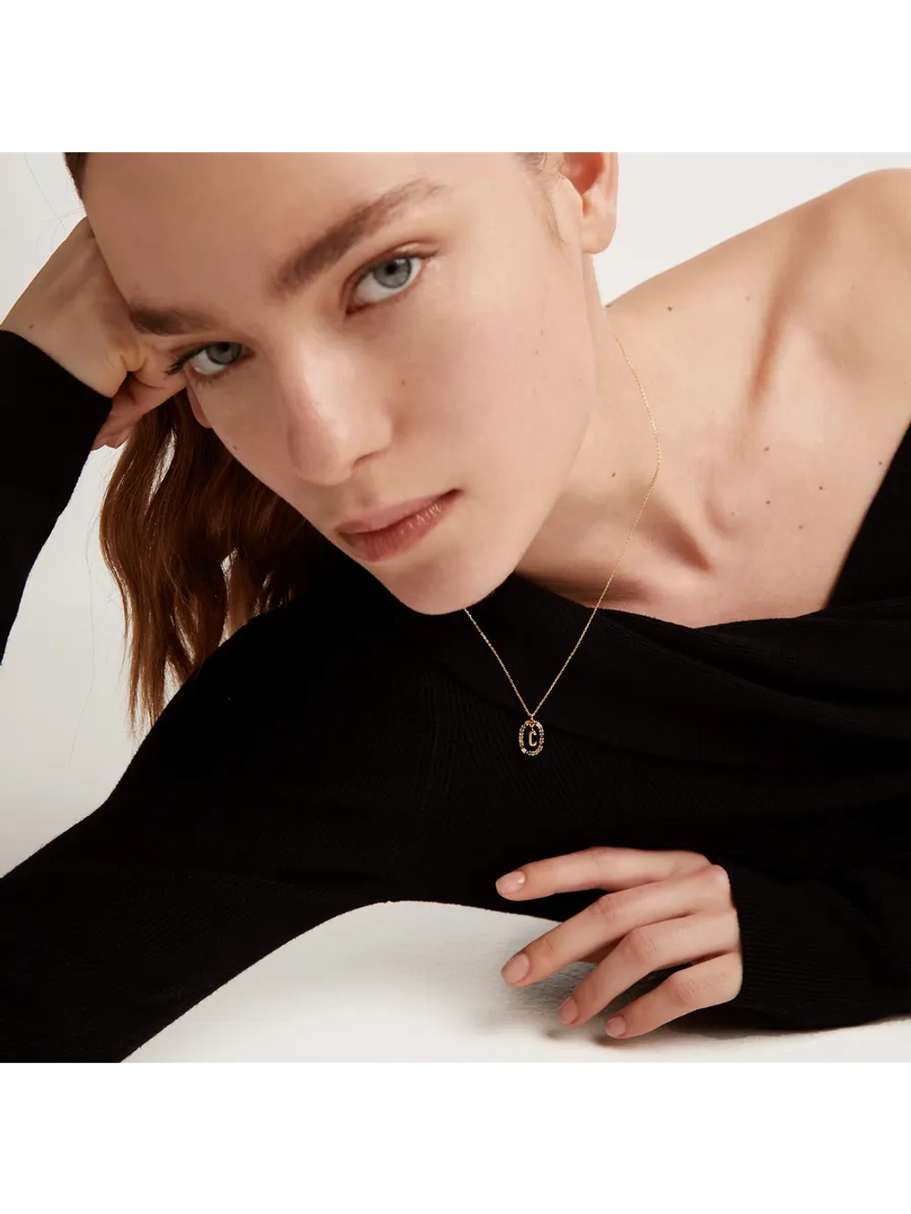 Колье Буква C серебро 925 пробы покрытое золотом