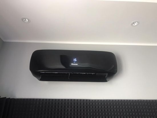 Инверторная сплит-система Hisense BLACK CRYSTAL SUPER DC Inverter Wi-Fi AS-10UW4RVETG01(B) (комплект)