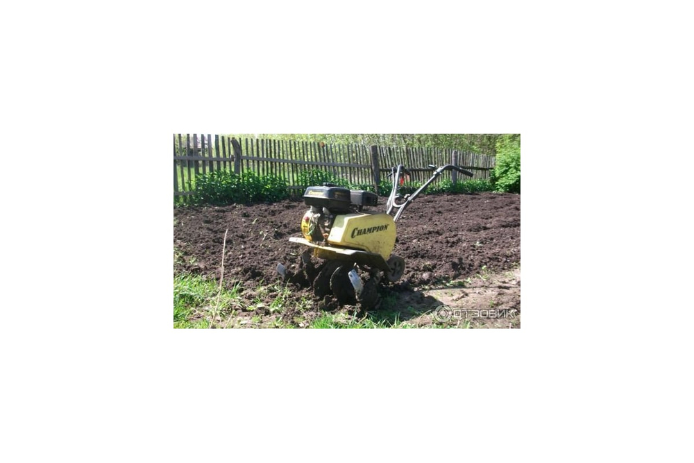Бензиновый мотокультиватор CHAMPION ВC6712