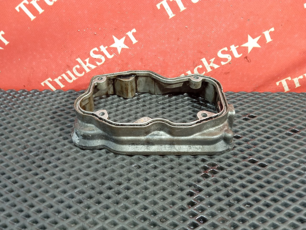 Проставка клапанной крышки