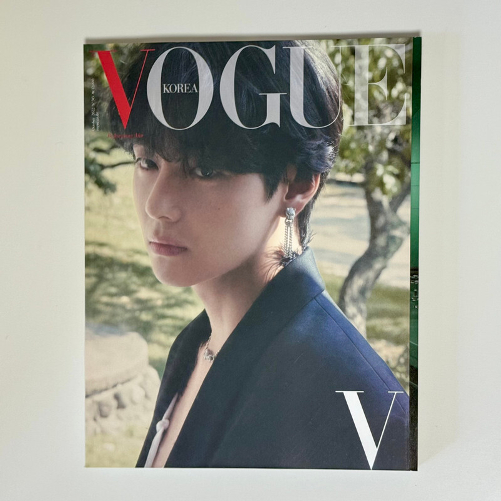 Журнал Vogue Korea 10/2022 (BTS V)
