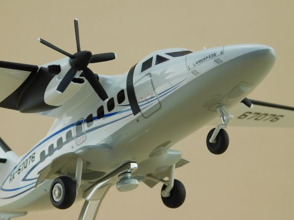 Модель самолёта Л-410 УВП-Е20 «Газпром авиа» в масштабе 1:48