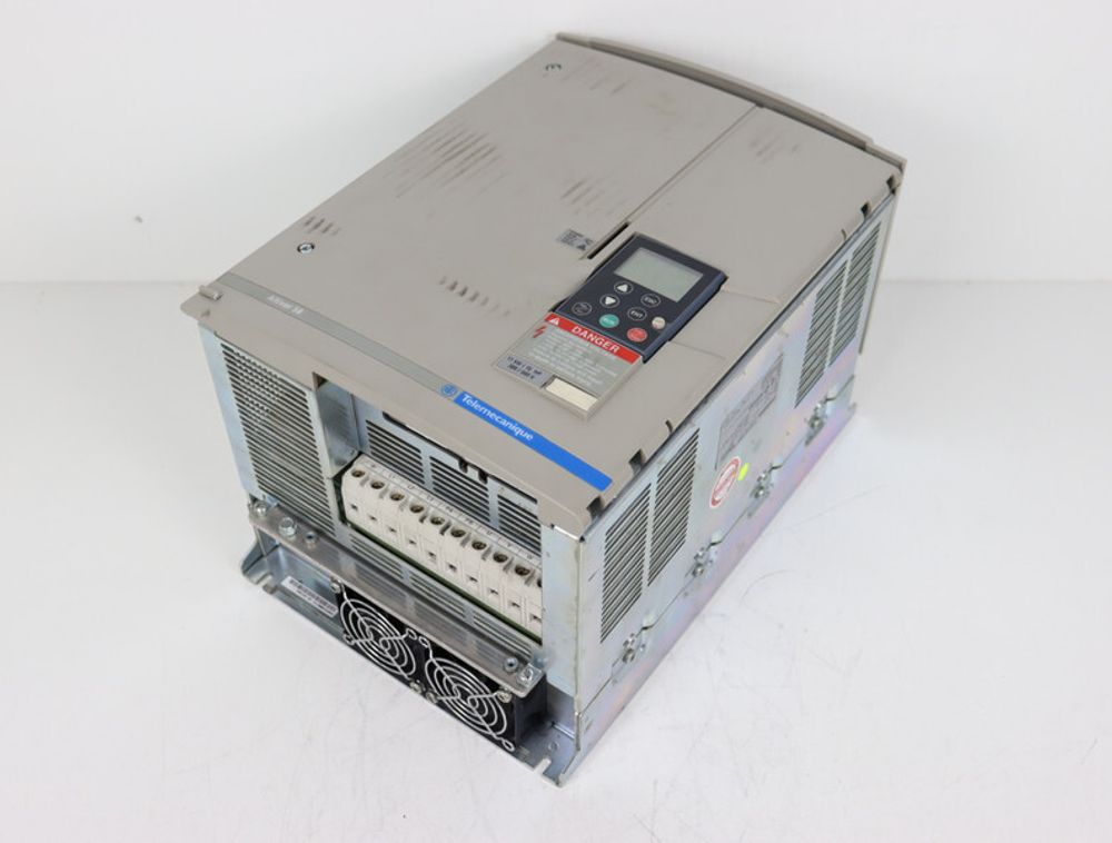 Schneider Electric ATV58HD16N4