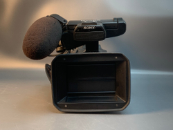 Sony PXW-Z150 194x10 пробега, следы клея в области микрофона