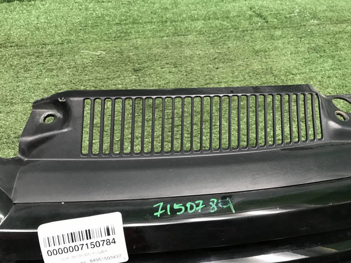 Решетка радиатора VW Golf 6 (2008-2012)