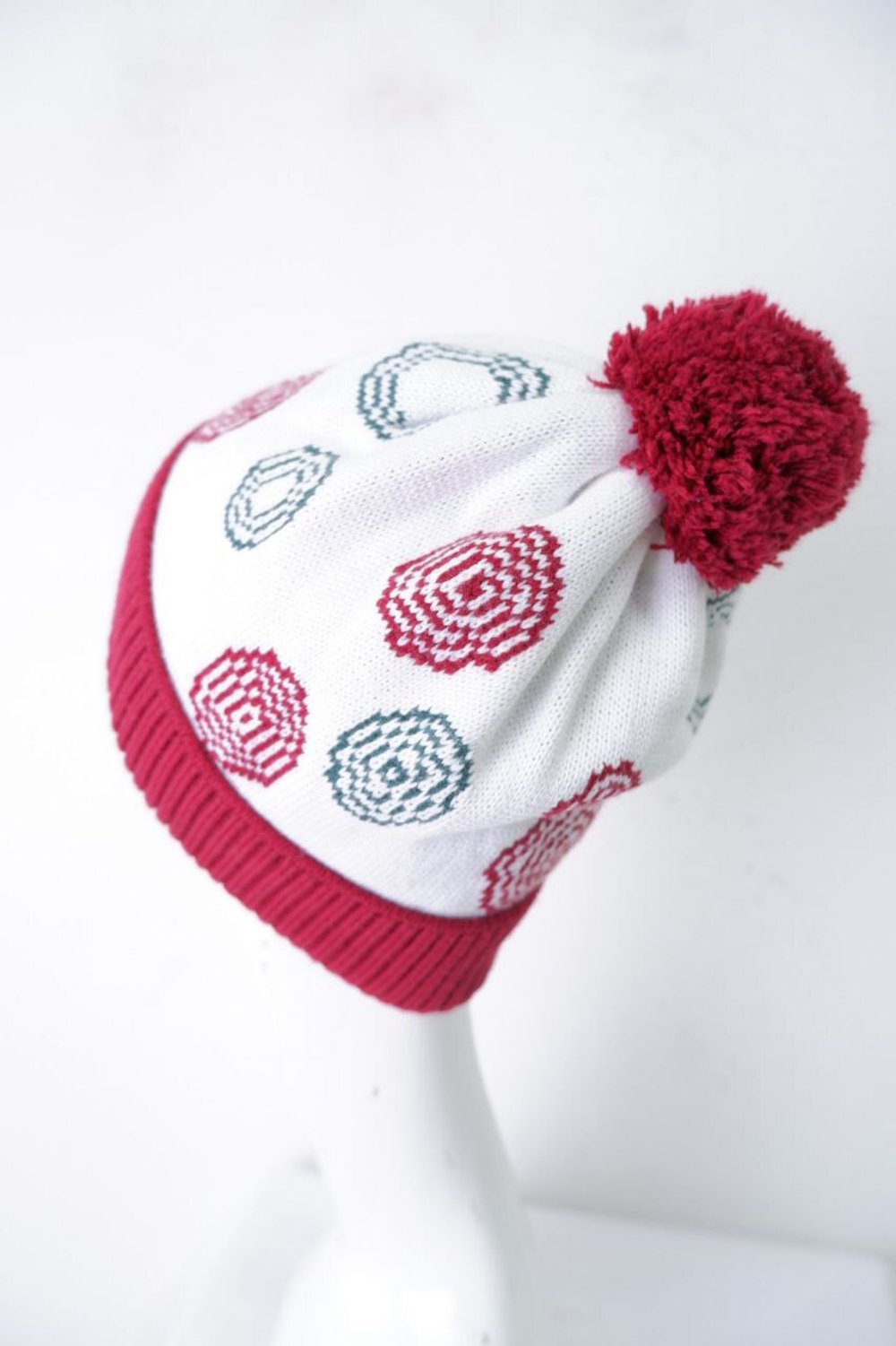 Шапка с помпоном