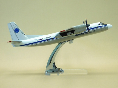 Модель самолета Ан-24РВ (М1:72, Дальавиа)