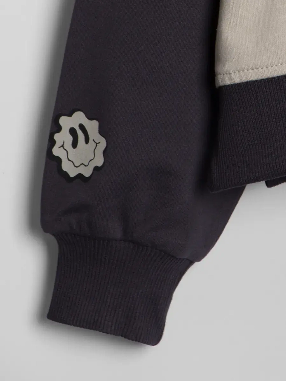 Спортивный костюм для девочки в школу