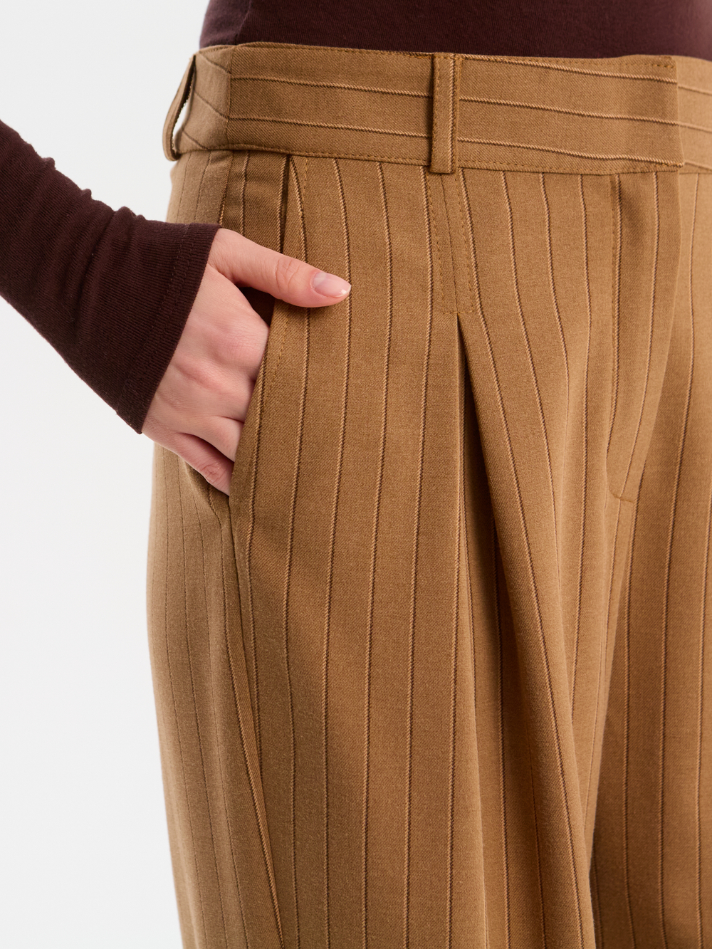 Брюки в полоску