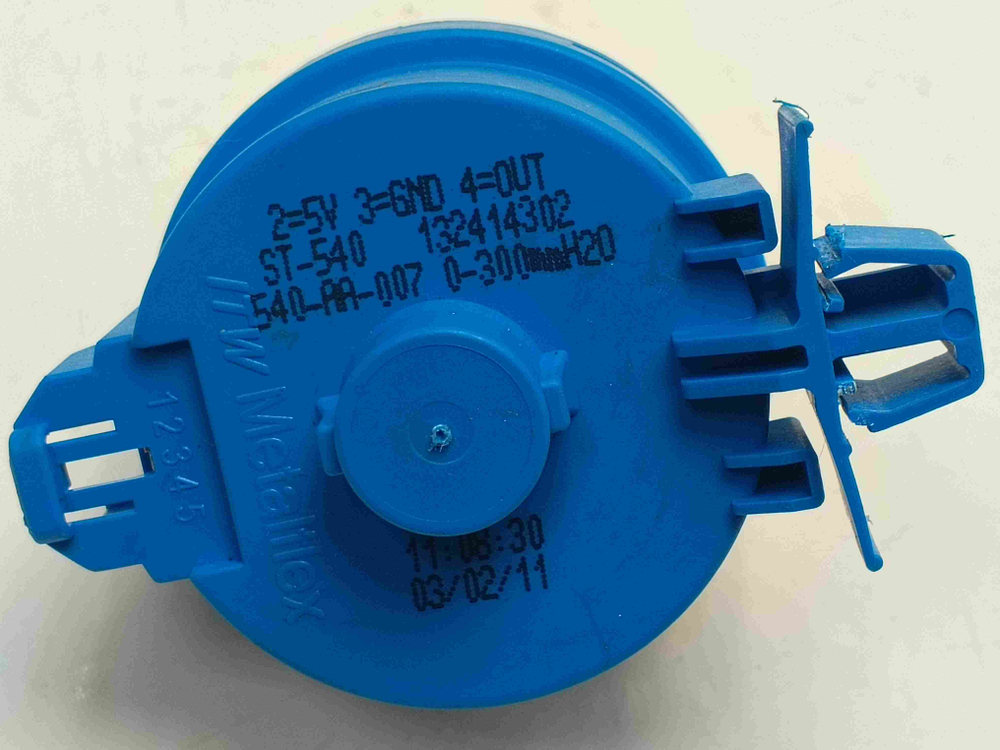 LS60840L кт224 Датчик уровня воды для стиральной машины AEG 132414302 б/у