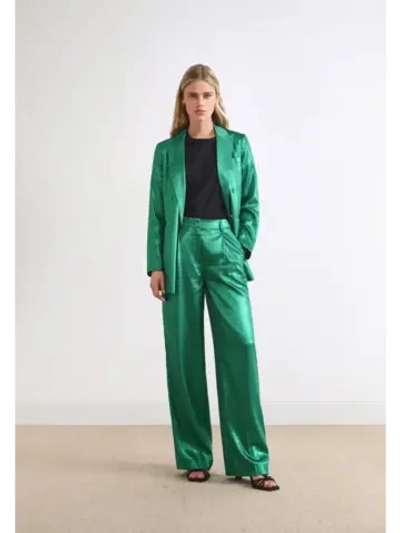 Брюки с защипами