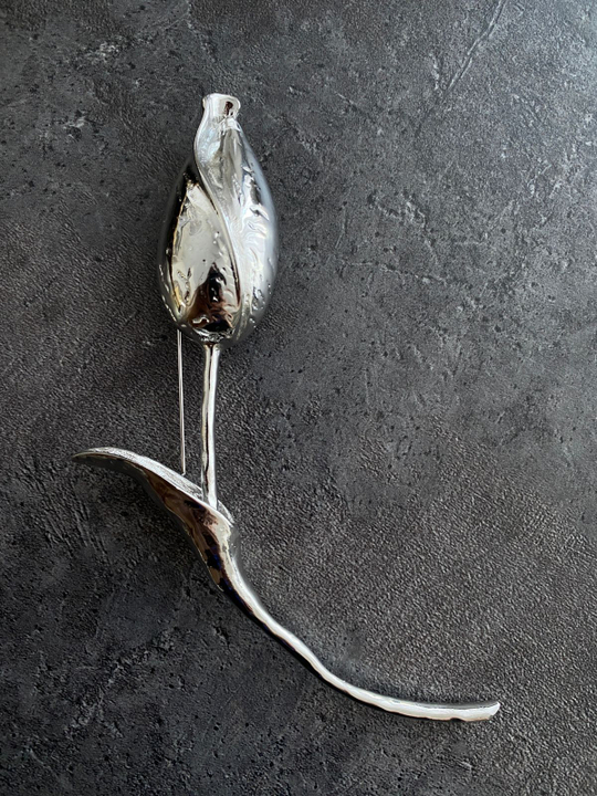 Брошь "Тюльпан", оттенок серебро