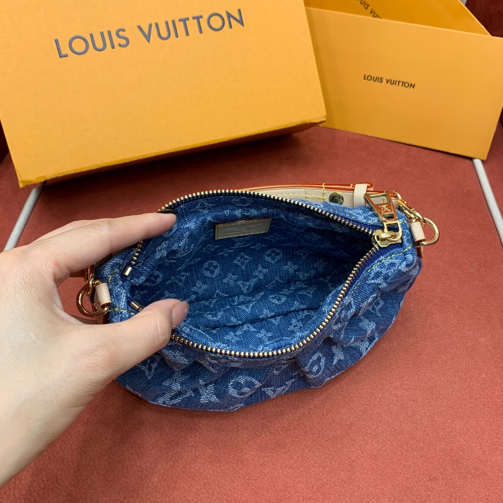 Louis Vuitton Pochette Valley