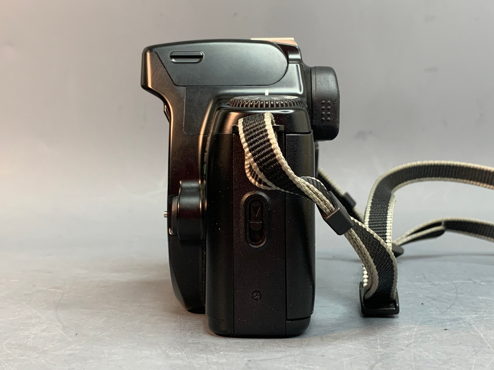 Canon EOS 1000F N body