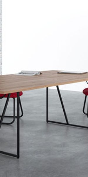 Столы для переговоров Loftis