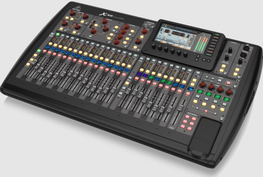 Behringer X32 — 40-канальный цифровой микшер