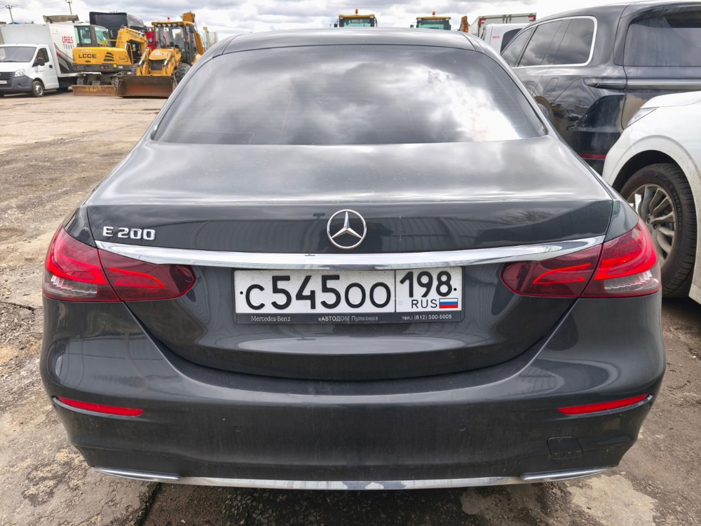 Mercedes-Benz E-CLASS 200 4MATIC Premium