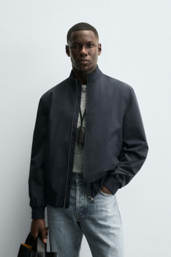 ZARA НЕПРОМОКАЕМАЯ КУРТКА ИЗ ТЕХНИЧЕСКОЙ ТКАНИ, МОРСКОЙ ТЕМНО-СИНИЙ