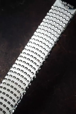 Microplane - Терка Zester Premium горчично-желтая / артикул   46623  / GTIN 098399466231