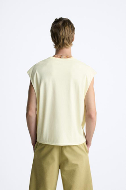 ZARA ФУТБОЛКА ИЗ ТКАНИ С ЭФФЕКТОМ ПОТЕРТОСТИ С ПРИНТОМ, ВАНИЛЬНЫЙ