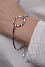 Браслет серебряный круг на черно-золотой цепочке