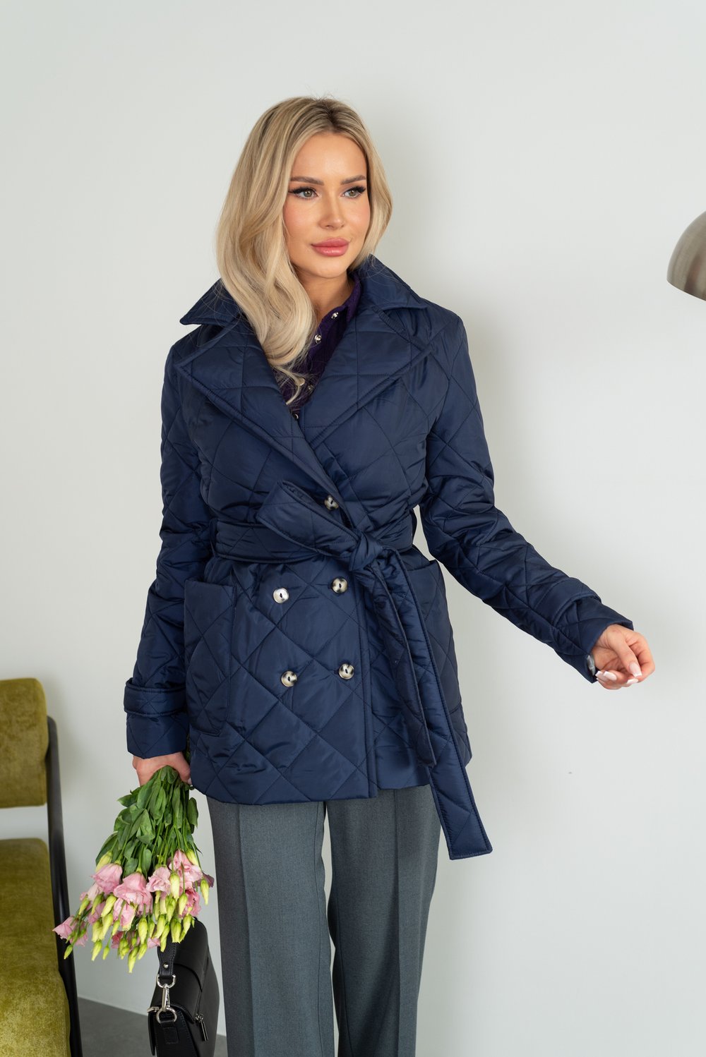 Синее укороченное стеганное пальто с подкладом из вискозы